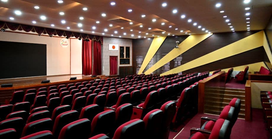 Сургуультай танилцах