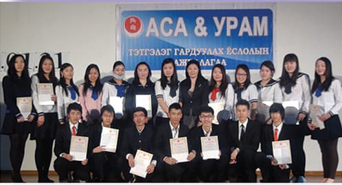 Дунд сургуулийн сурагчдад "Урам" тэтгэлгийг олгож эхлэв