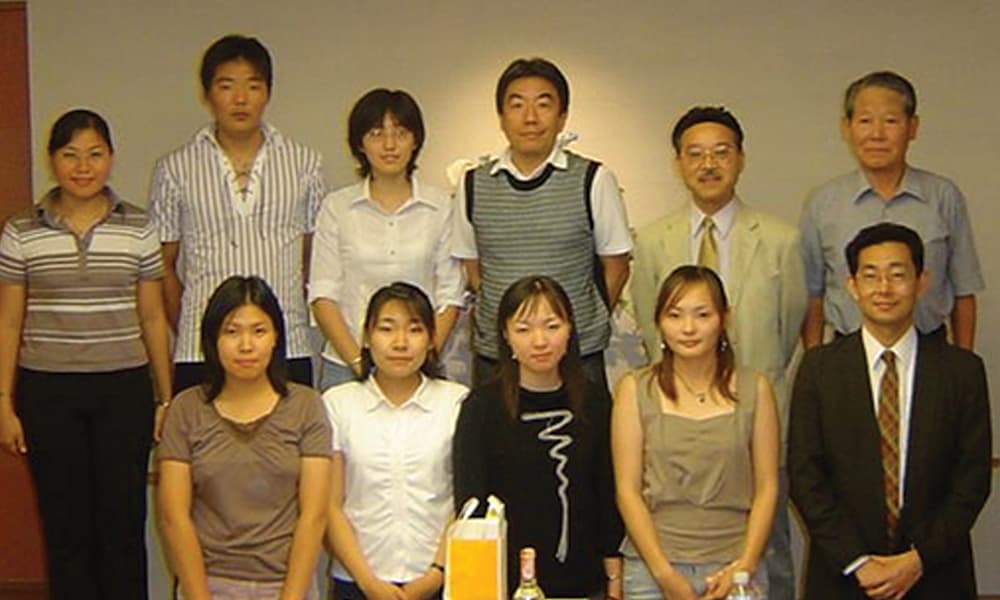 Анхны төгсөгч нар Японыг зорив