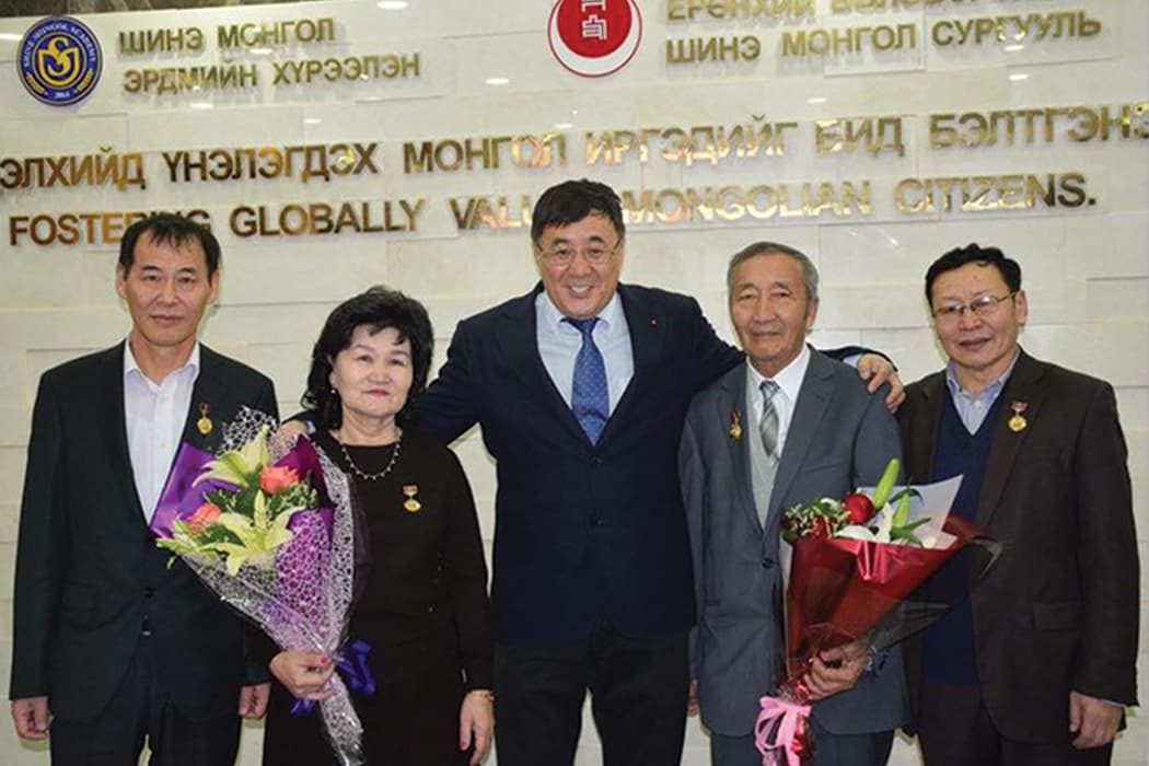 БАГШ Г.БААСАНЖАВ МОНГОЛ УЛСЫН ГАВЬЯАТ БАГШ ЦОЛЫГ ХҮРТЭВ